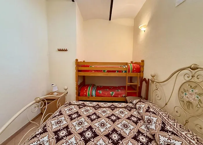 Dimora - L Antico Fienile Del Castello קסטל דה מונטה