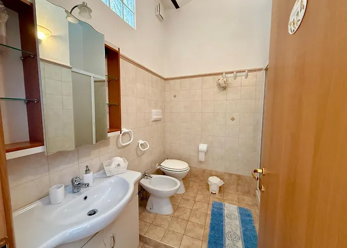 Dimora - L Antico Fienile Del Castello קסטל דה מונטה